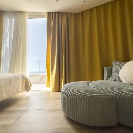 Atlantic Saphire 아데제